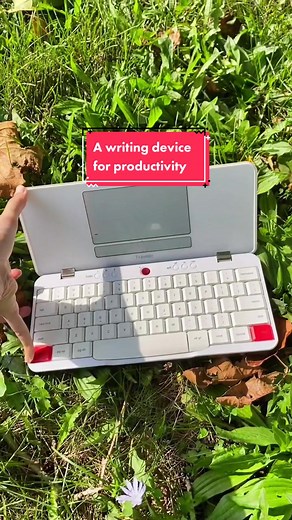 Exploring the Features of Freewrite Traveler | Productivity Tools for Writers