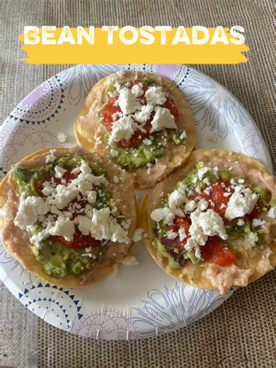 Delicious Bean Tostadas Recipe #HealthyEats #HighFiber #TostadaRecipe #MexicanFood #mealprep
