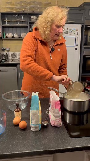 190K views · 3.9K reactions | Custard is really simple, just 4 ingredients and a bit of careful stirring!! If you like a richer creamier custard you can substitute some of the milk for cream. Make to your own taste by adjusting the amounts of sugar and vanilla. Good news, it’s also gluten free 1 pint (568ml) full fat milk 3 egg yolks 2 tsp corn starch (cornflour) 1 tbsp sugar Takes about 15 minutes to prepare #irishkitchen #homebaking #CUSTARD | Crafts of Ireland | Facebook