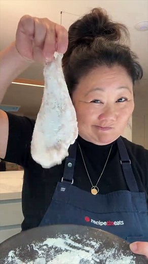 This has been a top 10 recipe for the last 5 years. Try it, if you haven’t already, and you’ll understand why!! 🥰 - N x ❤️ Honey Garlic Chicken Breast INGREDIENTS 500 g / 1 lb chicken breast , boneless and skinless (2 pieces) Salt and pepper 1/4 cup (60g) flour 3.5 tbsp (50g) unsalted butter 2 garlic cloves , minced 1 1/2 tbsp cider vinegar (or white or other clear vinegar) 1 tbsp light soy sauce (or all purpose) 1/3 cup / 90g honey (or maple syrup) DIRECTIONS 1. Cut the breasts in half horizon