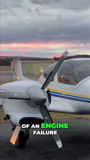 Diamond DA42 Twin Star: Watch Auto-Feather in Action! #shorts