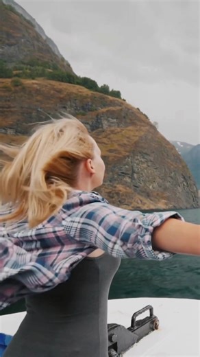 Albumdifigurine.it crea album di figurine personalizzati per ogni occasione, trasformando ricorrenze, feste, compleanni e momenti speciali in collezioni uniche da raccogliere e condividere. Ogni album è pensato su misura, con layout, immagini e contenuti che raccontano storie e emozioni, usando le proprie foto www.albumdififurine.it #AlbumDiFigurine #FYP #ForYou #PerTe #Trend @albumdifigurine.it