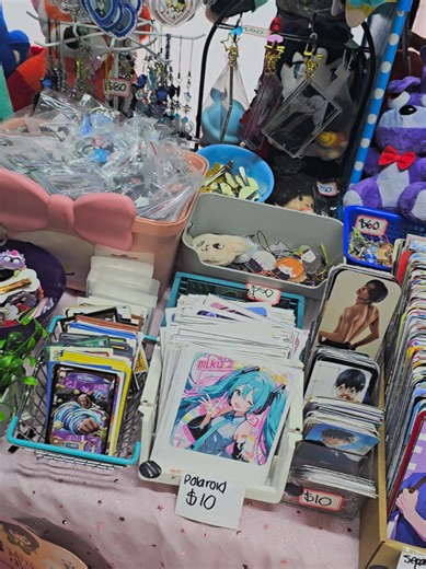 vengan a visitarnos ♡ #anime #trinkets #keychain #keyrings