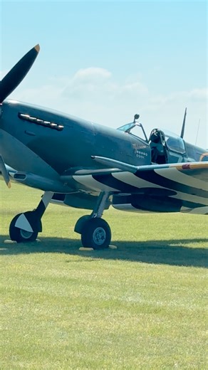 Glorious Spitfire #planespotting #aviation #avgeek #planespotter #flying #spitfire #pilot #fblifestyle | The Flying Duck77