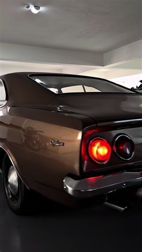 Opala 1975 modelo 76. Versão Standard. Marrom Outono. Laudo para placa preta emitido com 97% de originalidade. Câmbio na coluna e banco inteiriço. Aguardando algumas transformações para ficar excepcional. @opala na veia ® @Tudo Para Opala @Lacambeche® Oficial @TOCA DO OPALA @Opaleiros SP @@alemaodacaravan @ACF Performance fans @T7 Garage @Opaleiros de Canoinhas @OpaleirosdoPiaui #LIVEIncentiveProgram #LIVEbringFANS #robocopyoutube