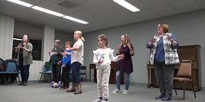 Hastings sign language choir embraced new language, holiday spirit