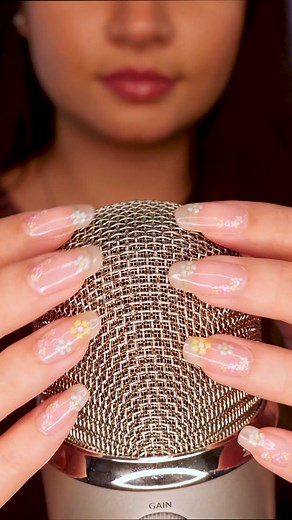 Soothing Mic Scratching ASMR for Relaxation