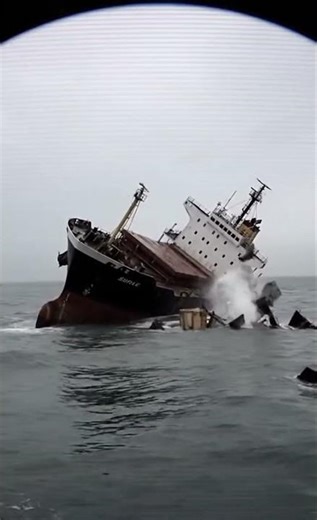 Shipwreck Caught Live! #Breaking