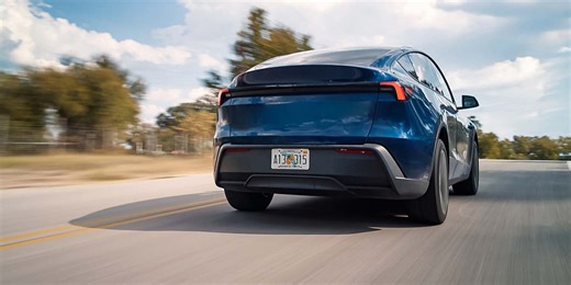 Al volante del Tesla Model Y Standard: se aleja un poco de la cima, en más de un sentido