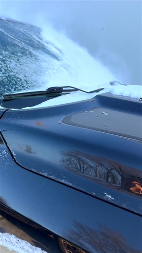 RYOBI™ Winter Hack💨🚙 Blow snow off your vehicle in seconds using a RYOBI™ Leaf Blower. Shop now at https://bit.ly/ryobileafblowers 🛒 #RYOBI #LeafBlower #LeafBlowerHack #WinterHack | RYOBI Power Tools Canada