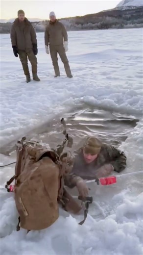 USMC Ice Water Training ❄️🇺🇸 #USMC #ColdTraining #NoQuit