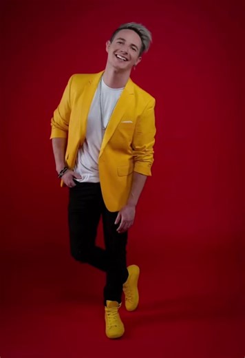 25/50 – Die Andreas Heß-Jubiläumsshow Die Jubiläumsshow - Tickets gibt es bei EVENTIM: https://www.eventim.de/event/19386632 Am 28.12.2025 feiert Andreas Heß – Moderator und Entertainer sein 25-jähriges Bühnenjubiläum und hat zu dieser großen Show zahlreiche musikalische Freunde eingeladen.Es feiern an diesem Abend in der Hochrhönhalle Frankenheim (Reichenhäuser Str. 25, 98634 Frankenheim/Rhön ) 25 STARS mit 50 HITS – das Jubiläum von Andreas Heß#andreas_hess Mit dabei sind: G.G.Anderson, Sara S