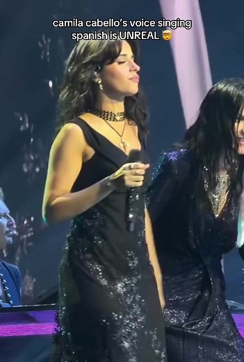 Camila Cabello singing Spanish live – Miami Beach duet with Laura Pausini