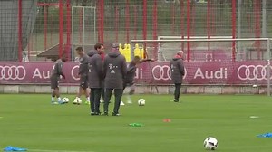23K views · 181 reactions | Bayern Munich passing pattern focusing on breaking the lines and staying onside. Track training like this and more with SoccerPulse Download for iOS: https://itunes.apple.com/us/app/soccerpulse-player-tracker/id1205611753?mt=8 Download for Android: https://play.google.com/store/apps/details?id=com.matthewdanaher.soccerpulse.android&hl=en | PlayerPulse | Facebook