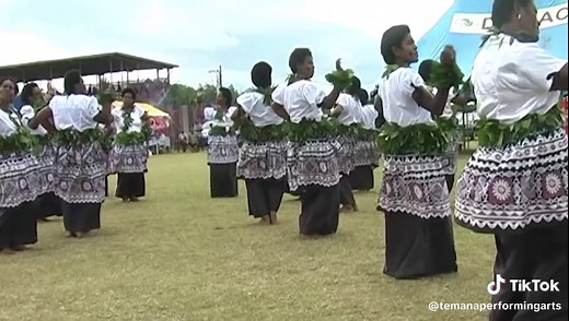 Traditional Fijian Women's Meke Seasea Performance
