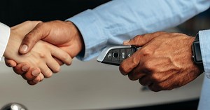 Slovenija: Avto za 10.000 evrov, mit ali resnica?