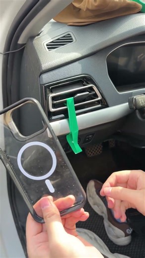 You can make your own phone stand without spending a single penny!#car #cars