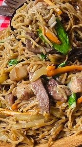 How to make a simple yet delicious Pancit Habhab also known as Pancit Lucban. Full recipe here > https://www.casabaluartefilipinorecipes.com/2023/09/pancit-habhab.html Ingredients: 3 tbsp cooking oil 1 large carrot, cut into strips 1 large sayote (chayote), cut into strips 1 large onion, sliced 6 cloves of garlic, chopped 1 lb pork belly, sliced 200 grams pork liver, sliced 2 pieces Knorr pork cubes 3 tbsp soy sauce 2 tbsp oyster sauce 1 tsp ground pepper 6 cups of water or (unsalted) pork broth