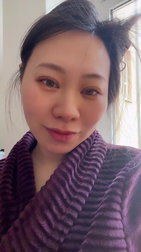 Casual Indoor Lifestyle: Exploring Everyday Moments