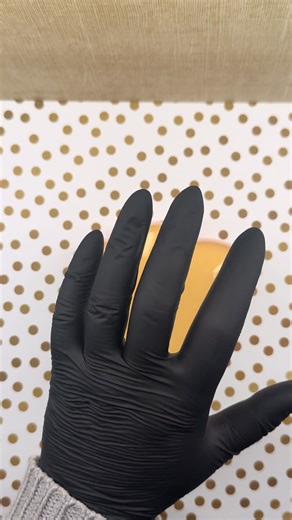 Hello 🐣 Aujourd’hui je vous présente le moule individuel Joyeuses Pâques 🐓 Parfait pour créer un fondant XXL de 54gr, un atelier peinture plâtre/jesmonite ou pour vos formats de savon 🧼 Passez une belle fin de semaine 🌼 Vous allez retrouver 7 moules 6 cavités en taille 8gr, 15gr et 22gr 🐓 Mais également 4 formats xxl, 5 formats 6 cavités et 4 formats tablettes 🌼 J’ai passé de nombreuses heures pour tout concevoir, j’espère que cette collection vous plaira autant qu’à moi 🐣 🌼 LIVRAISON OF