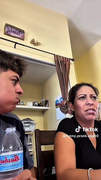 Prank my Mom😂😂 #scareprank #funnyvideo #viraltiktok #foryouu #haha | pranks