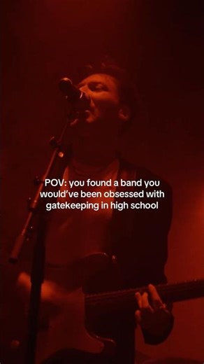 Who doesn’t love a modern band with a nostalgic sound 🙌 #indierock #indieartist #altrock