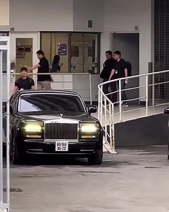 95K views · 342 reactions | G-DRAGON cùng chiếc nón lá có mặt tại sân vận động Mỹ Đình chuẩn bị cho concert tối nay 﫶❤️ - Video: Trường | Nhac Nay Chill Phet. | Facebook