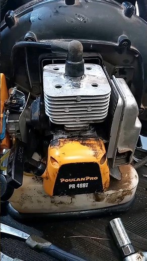 Poulan Pro backpack blower no start. Loose head screws causing a compression leak!