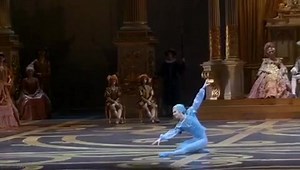 Despedida de verano con Denis Zakharov, Primer Solista del Bolshoi Ballet, en la variación del Pájaro Azul. La Bella Durmiente ❤❤❤❤ Fuente: denibaley | Ballet del Occidente