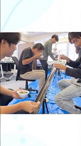 オフィスで本気の流しそうめん！仕事を忘れてはしゃぐ職人たち✨
