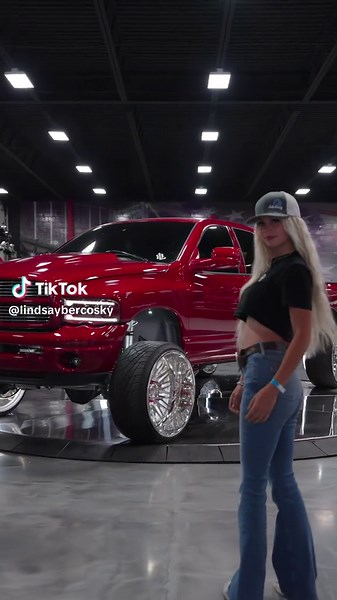 Lindsay Bercosky: Wallpapers and Leaks