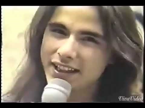 Angra - Wuthering Heights (KATE BUSH cover , Live, 1993, Brazilian Power Metal Ballad)