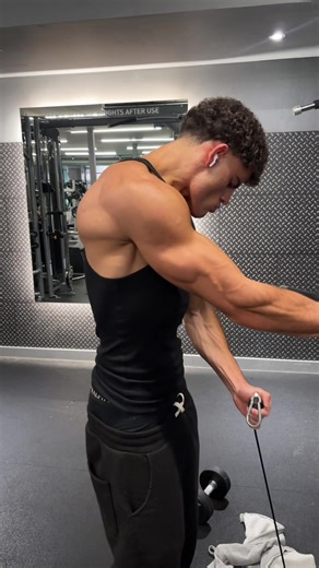 Single Arm Exercises for Stronger Biceps