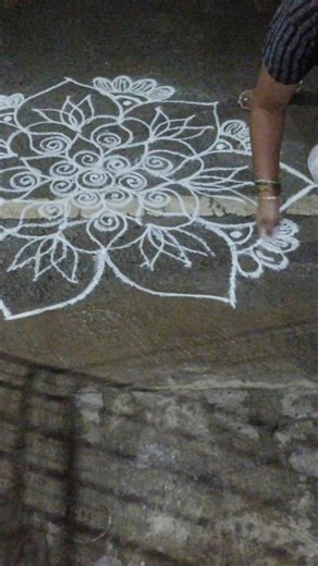 how to draw rangoli patterns l #rangolipatterns #rangoli #kolam