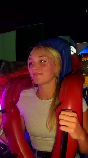 Her slingshot first ride 🥰 #slingshotride #bestslingshots #carnivalgames #carnivalactivities #cute