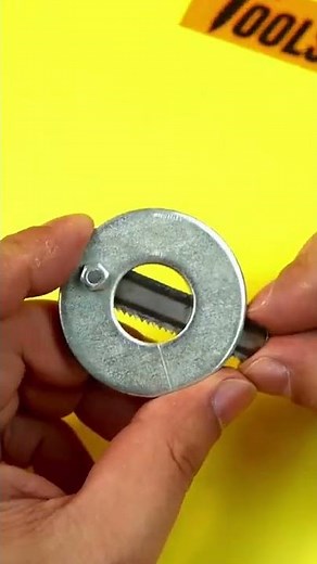 How to make A Mini Thread Cleaner with Washer and Saw Blade