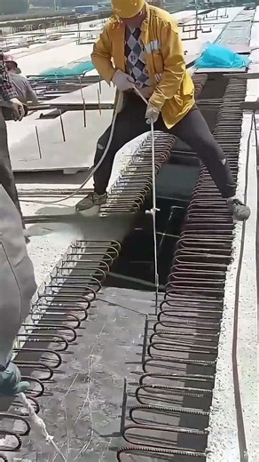 How Engineers Prepare Formwork and Reinforcement for Tall Buildings