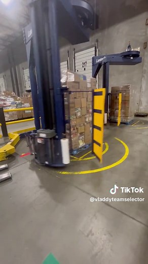 Order Selector Strategies for Warehouse Efficiency