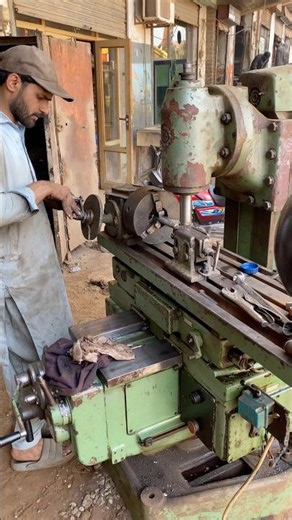 Horizontal Milling Machine Cutting Process | Precision Metal Machining