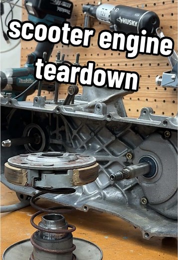 satisfying teardown 🤌 #mopboyz #scooter #mechanic #satisfying #tuning #enginerebuild