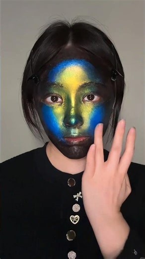 -Electro-optical makeup for bugs ~ Colorful Black #Creative Makeup #Visual Department