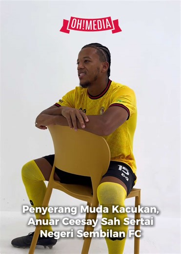 Negeri Sembilan FC mengumumkan perpindahan pemain sayap berusia 23 tahun, Anuar Ceesay menerusi kontrak jangka panjang. Pemain kelahiran Cardiff itu merupakan pemain kacukan Malaysia-England-Gambia. Menurut kelab, Anuar adalah sebahagian daripada pelan jangka panjang Negeri Sembilan FC dan beliau masih berstatus pemain import. NSFC mempertimbangkan perancangan berbeza bagi baki musim ini agar Anuar boleh mendapatkan lebih banyak minit permainan menjelang musim baharu. Welcome To Paroi 🔥 #ohmedi