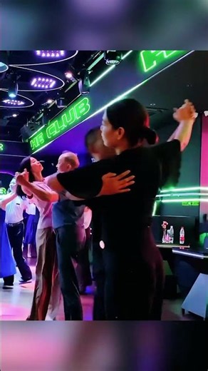 Middle-aged and elderly ballroom dancing in Shenzhen, China#dance #音乐 #一起跳舞 #健身 #中老年生活#每天坚持运动打卡#深圳