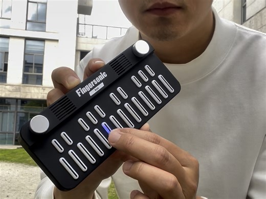 Smallest Smart MIDI Keyboard #Fingersonic #piano #pianocover #midicontroller
