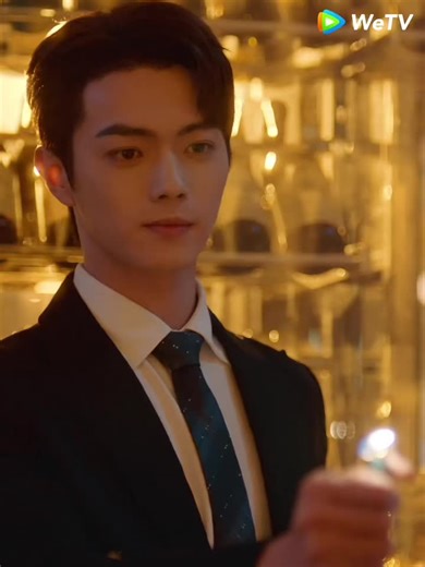Her best friend is with her ex-boyfriend.#wetv #tencentvideo #asbeautifulasyou #tansongyun #xukai