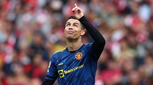 Ronaldo applauded after son's death