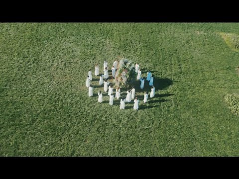 日本の有名なフローリスト厳選４人 -世界で活躍する仕事内容や活動に迫る-男性フラワーアーティスト、デザイン、花の作品、テレビや雑誌撮影、出版など