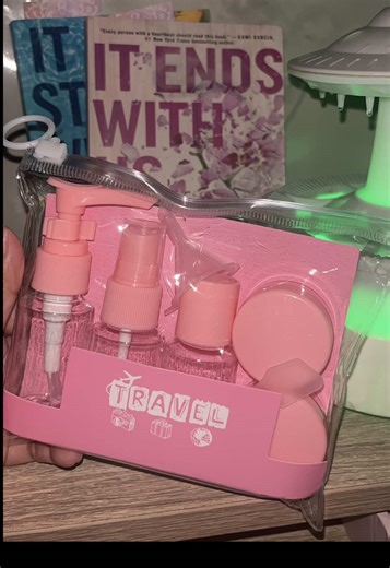 6pcs. Travel Empty Bottles Set This set is perfect for beauty cosmetic packaging. It includes various types of bottles to meet different needs. Ideal for business trips, it offers convenience and skin care solutions. The wrapping tape is tightly sealed and durable. Material & Specifications • Material: PET, PVC bag • Specification: 30ml • Types: Spray, pump head, squeeze, cream bottles Extras & Colors • Extras: 1 digging spoon, 1 sealed bag • Color: May vary due to monitor differences • Dimensio