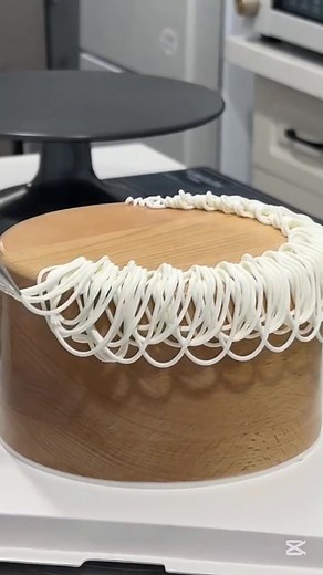 3.3K views · 18 reactions | 3 Easy & Beautiful Ways to Decorate Your Cake Like a Pro!  #CakeDecorating #CakeTutorial #CakeDesign #CakeIdeas #BakingTips #BakingTutorial #CakeArt #CakeDecoratingIdeas #HomeBaker #CakeInspiration #BakingVideo #CakeDecorations #LearnBaking #HowToDecorateCake #bakingreels #reelsvideoシ #fbreelsfypシ゚ #fbreels #bakery #cakesofinstagram #cakestagram #cakedecorating | World of cake | Facebook