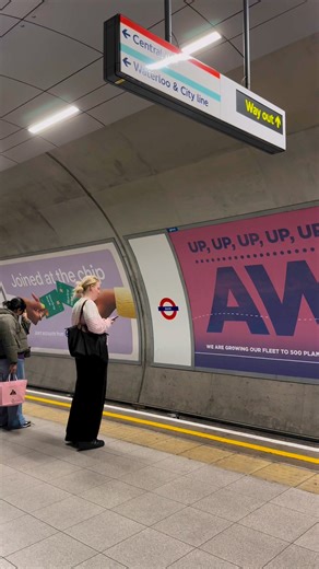 80K views · 1.6K reactions | Northern line tube at Bank Station #london #underground #tube #travel | Touchdown London | Facebook